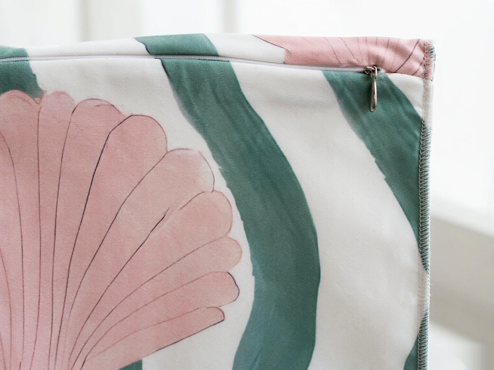 Sand-Free Beach Towel with Hidden Pocket - detail view