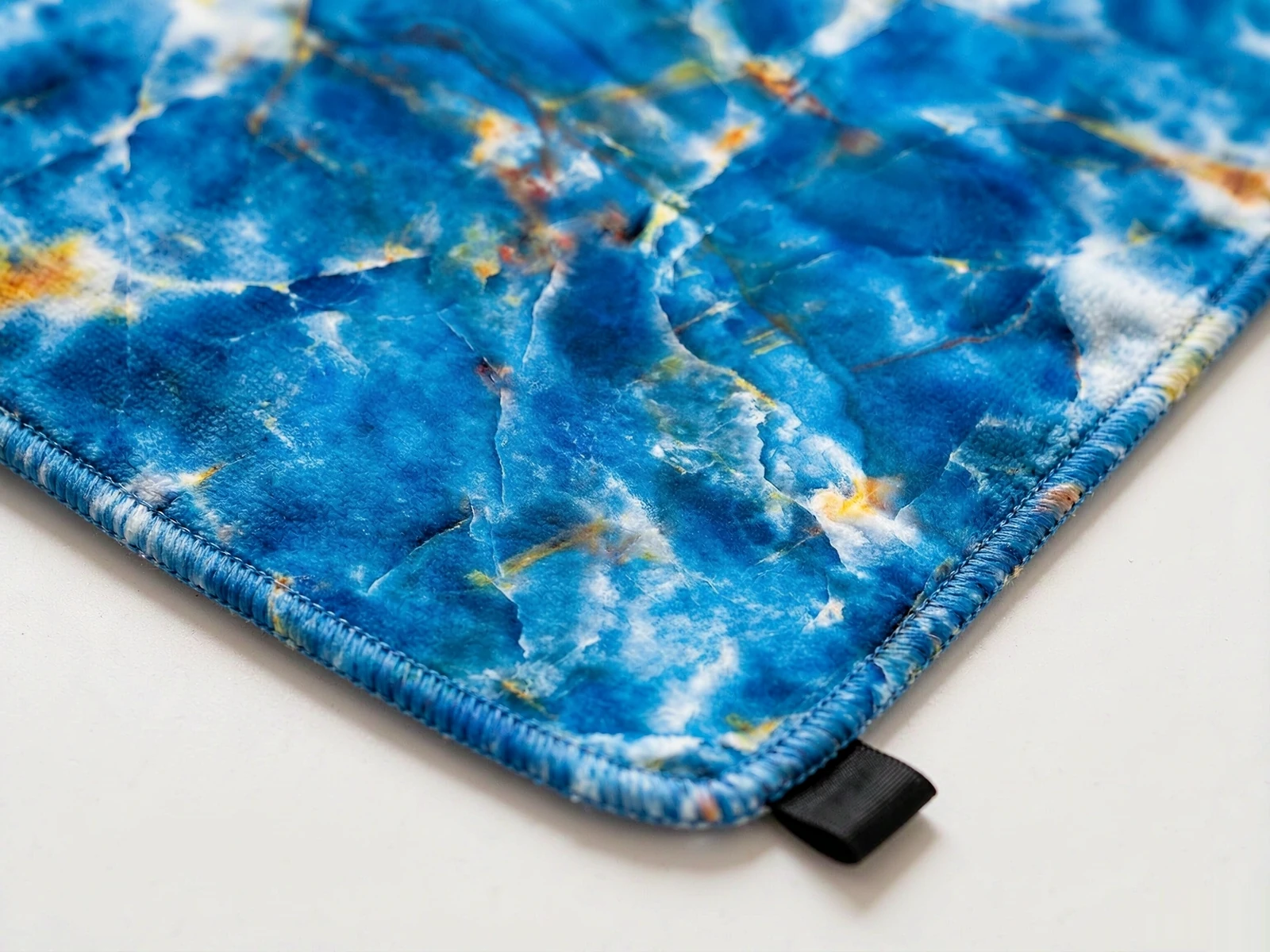 Double-sided Tie-Dye Microfiber Beach Towel - detail view