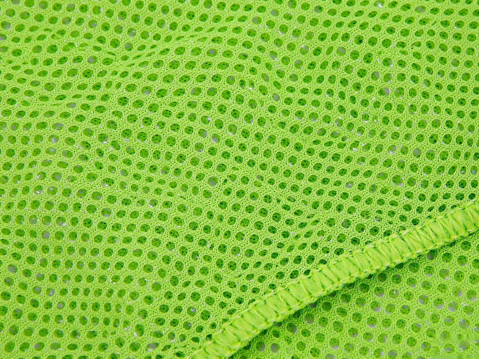 Cooling Towel for Cycling & Spin - detail view